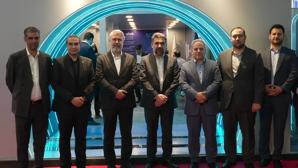 مهندس احمد پیشگاه‌زاده مدیرعامل شرکت پرداخت الکترونیک سپهر در هفدهمین نمایشگاه صنعت مالی تهران