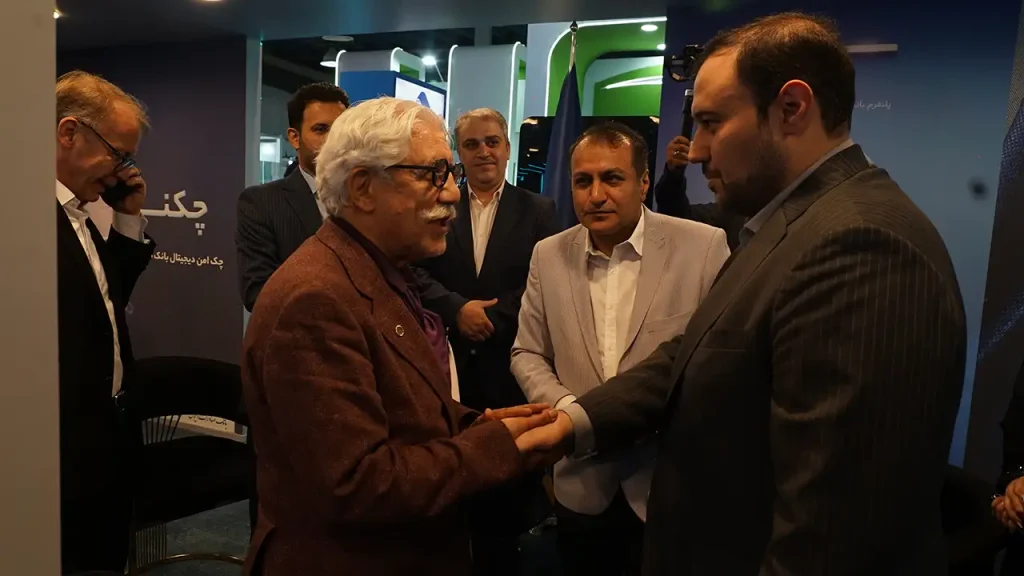 دکتر محمد حسین خروطی مدیرعامل شرکت توسعه‌ فناوری اطلاعات خوارزمی در هفدهمین نمایشگاه صنعت مالی تهران