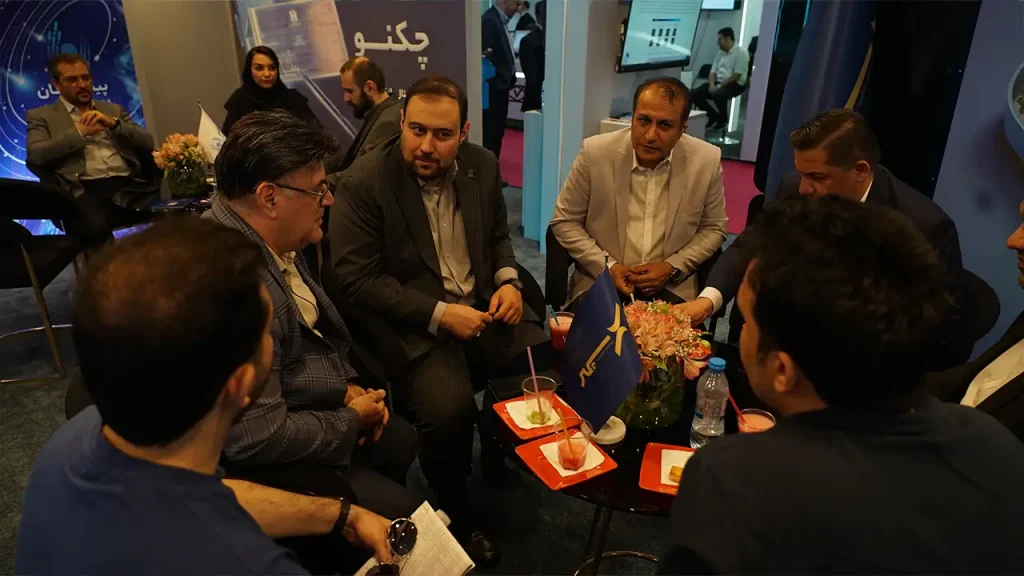دکتر محمد حسین خروطی مدیرعامل شرکت توسعه‌ فناوری اطلاعات خوارزمی در هفدهمین نمایشگاه صنعت مالی تهران